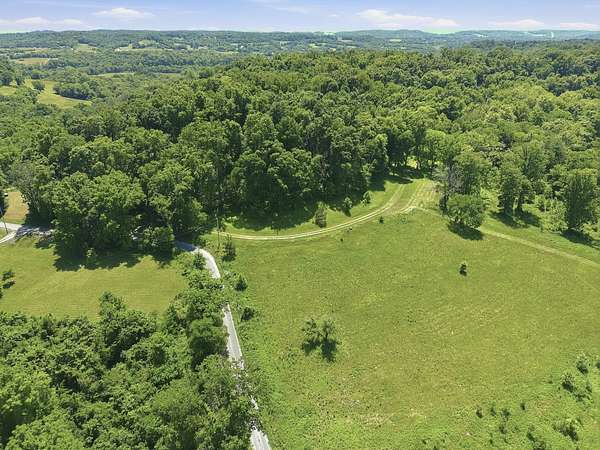 21.9 Acres of Agricultural & Residential Land for Sale in Santa Fe, Tennessee