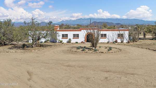8.67 Acres of Land with Home for Sale in Sahuarita, Arizona