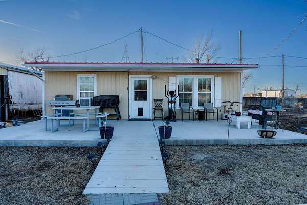 5 Acres of Improved Mixed-Use Land for Sale in Pampa, Texas