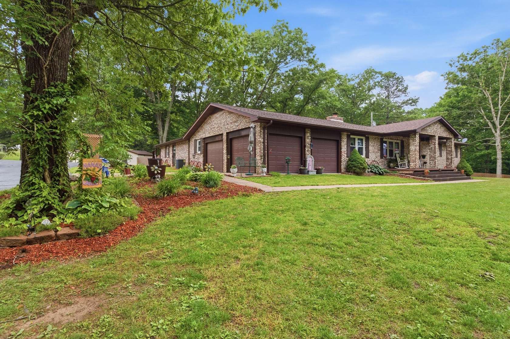 10.3 Acres of Land with Home for Sale in Houston, Missouri