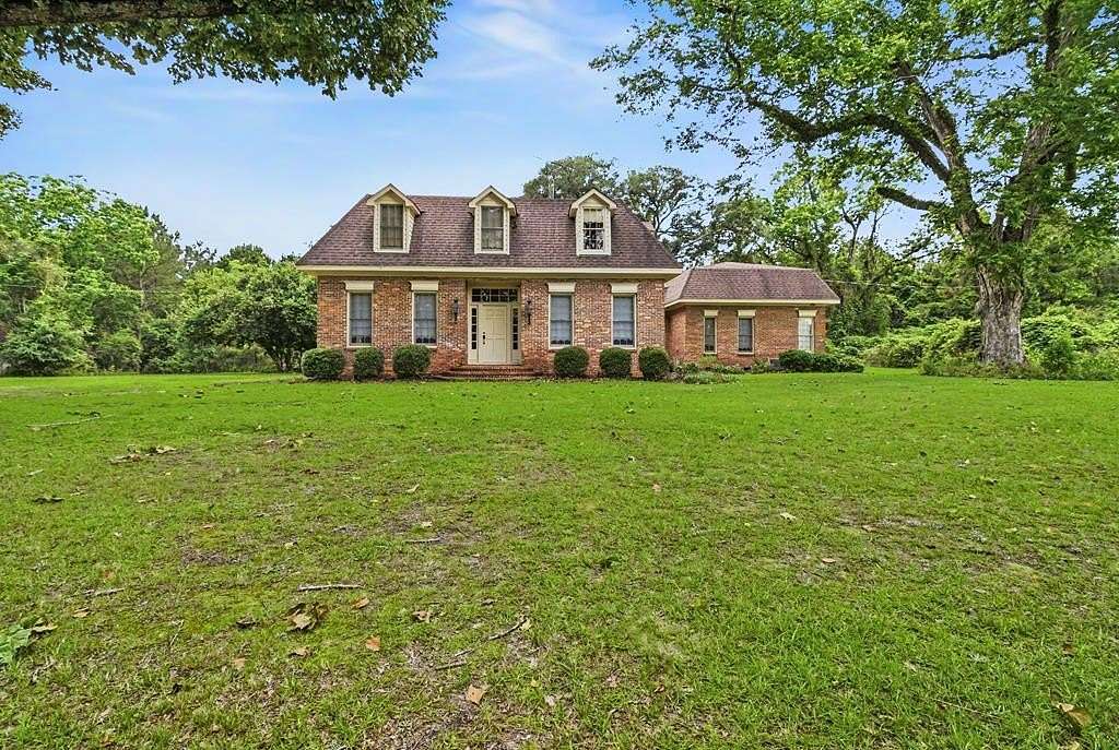 14 Acres of Recreational Land with Home for Sale in Shorterville, Alabama