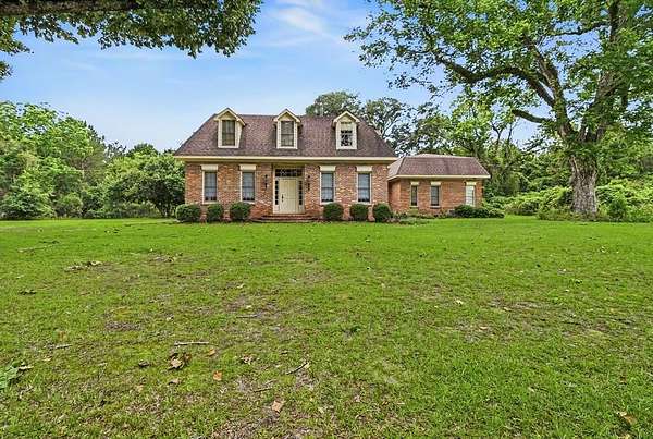 14 Acres of Recreational Land with Home for Sale in Shorterville, Alabama
