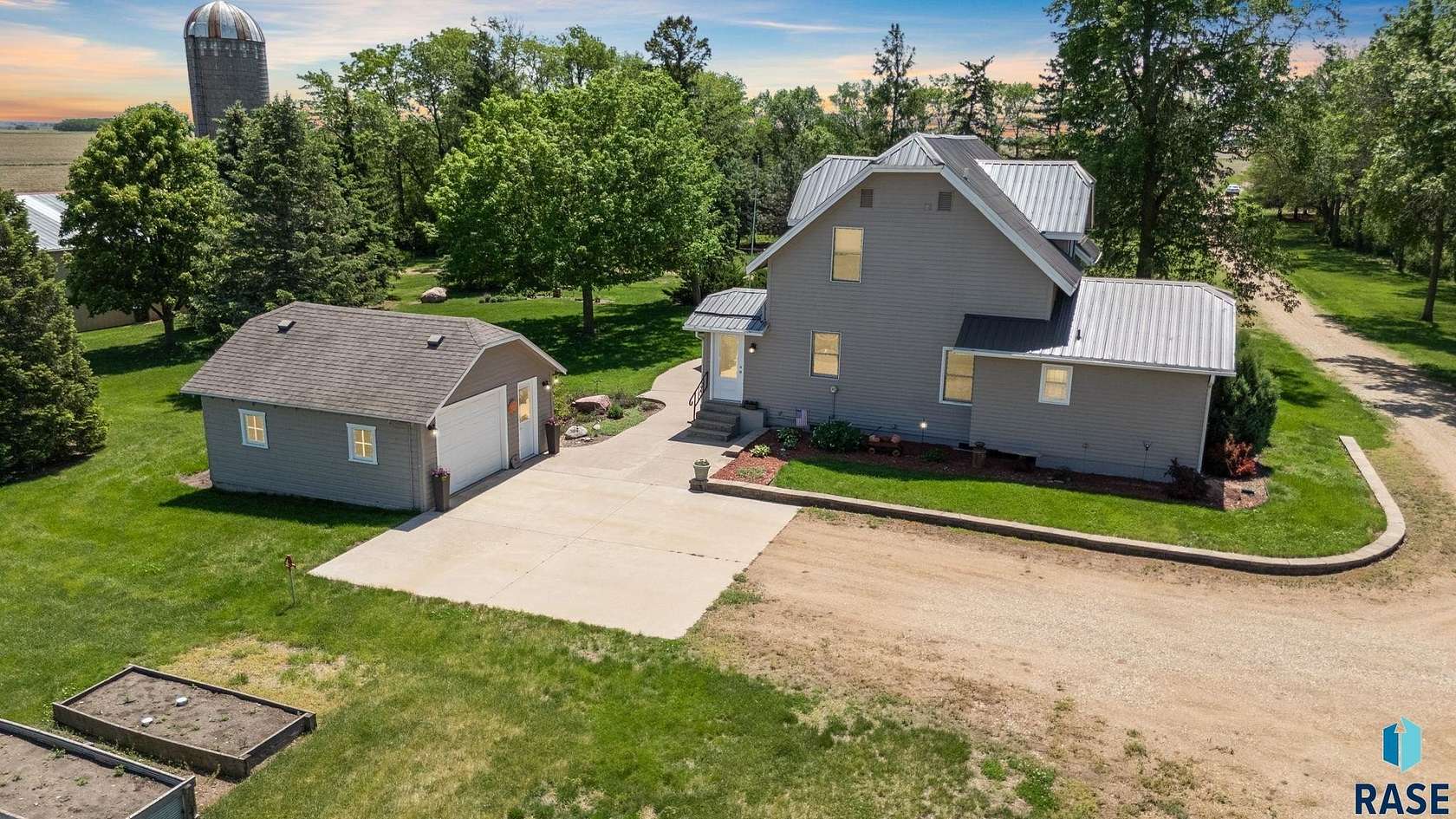 13 Acres of Land with Home for Sale in Irene, South Dakota