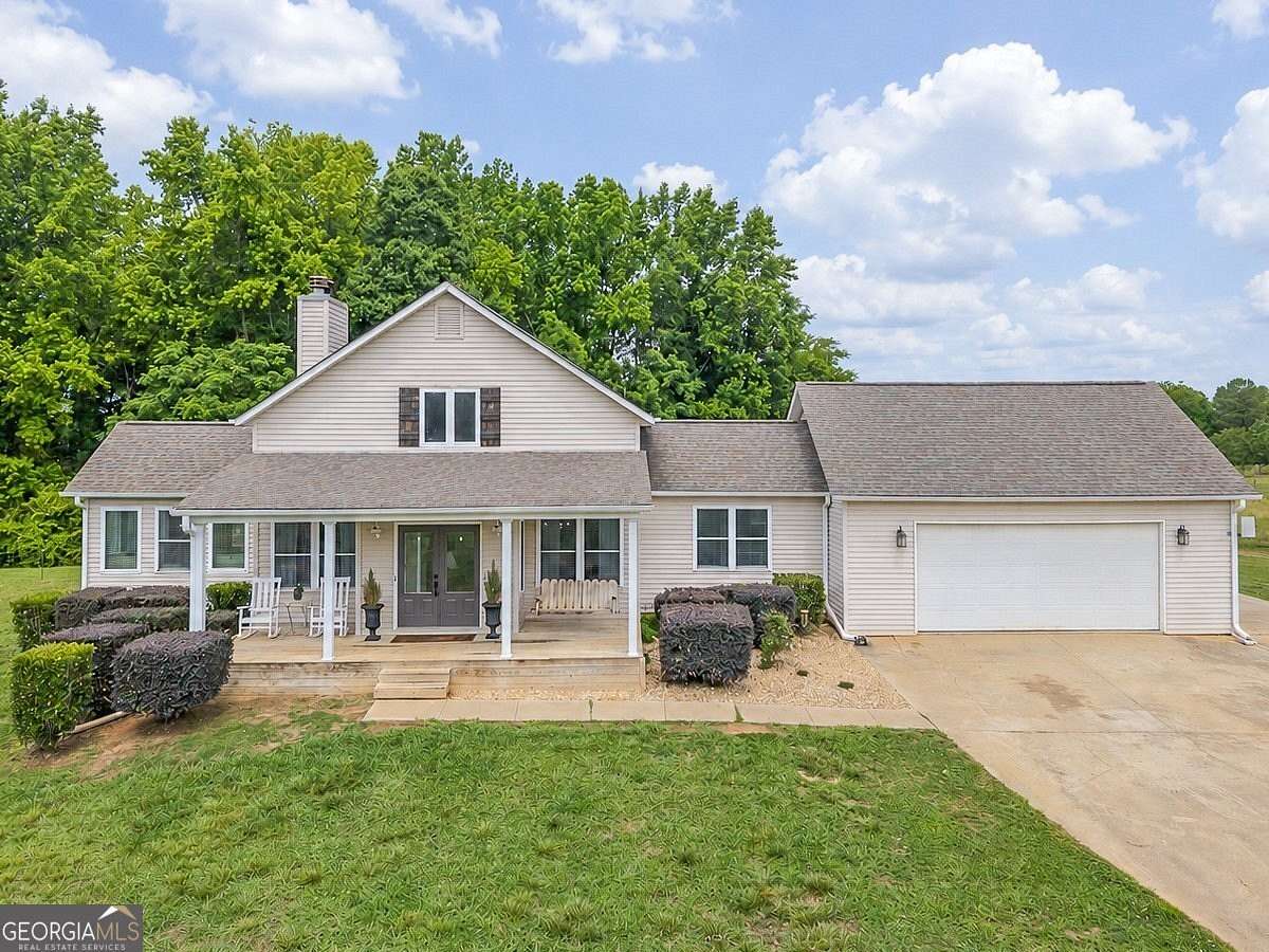 26 Acres of Agricultural Land with Home for Sale in Madison, Georgia