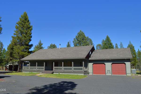 4.59 Acres of Land with Home for Sale in La Pine, Oregon