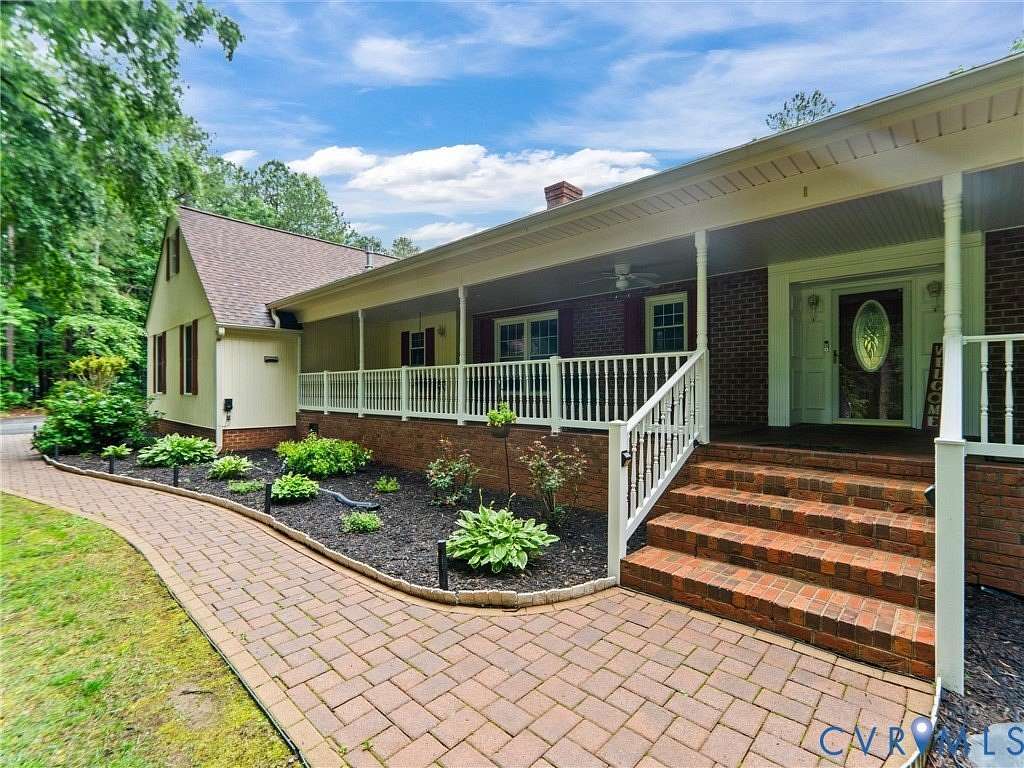 2.33 Acres of Land with Home for Sale in Powhatan, Virginia