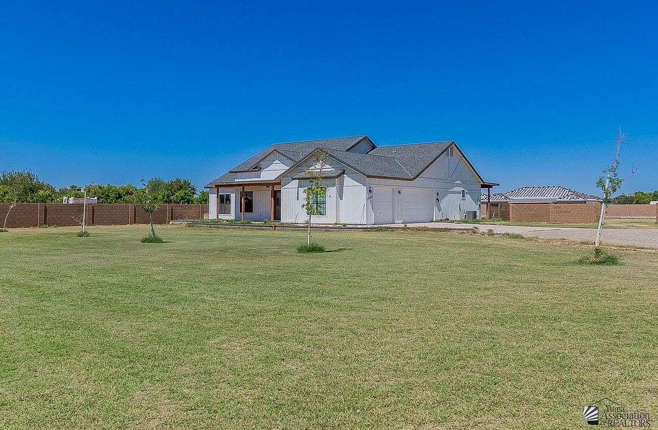 2 Acres of Land with Home for Sale in Yuma, Arizona