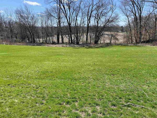 0.82 Acres of Commercial Land for Sale in Freeport, Illinois