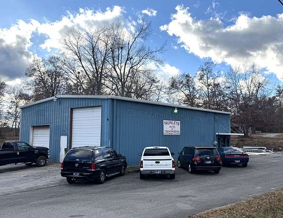 1.76 Acres of Improved Commercial Land for Sale in Normandy, Tennessee
