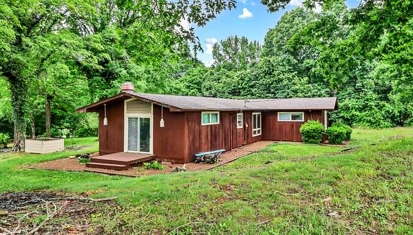 1.6 Acres of Land with Home for Sale in Clarksville, Tennessee