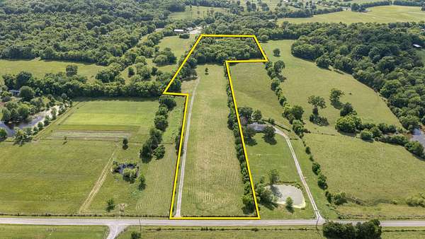 9.73 Acres of Residential Land for Sale in Wartrace, Tennessee