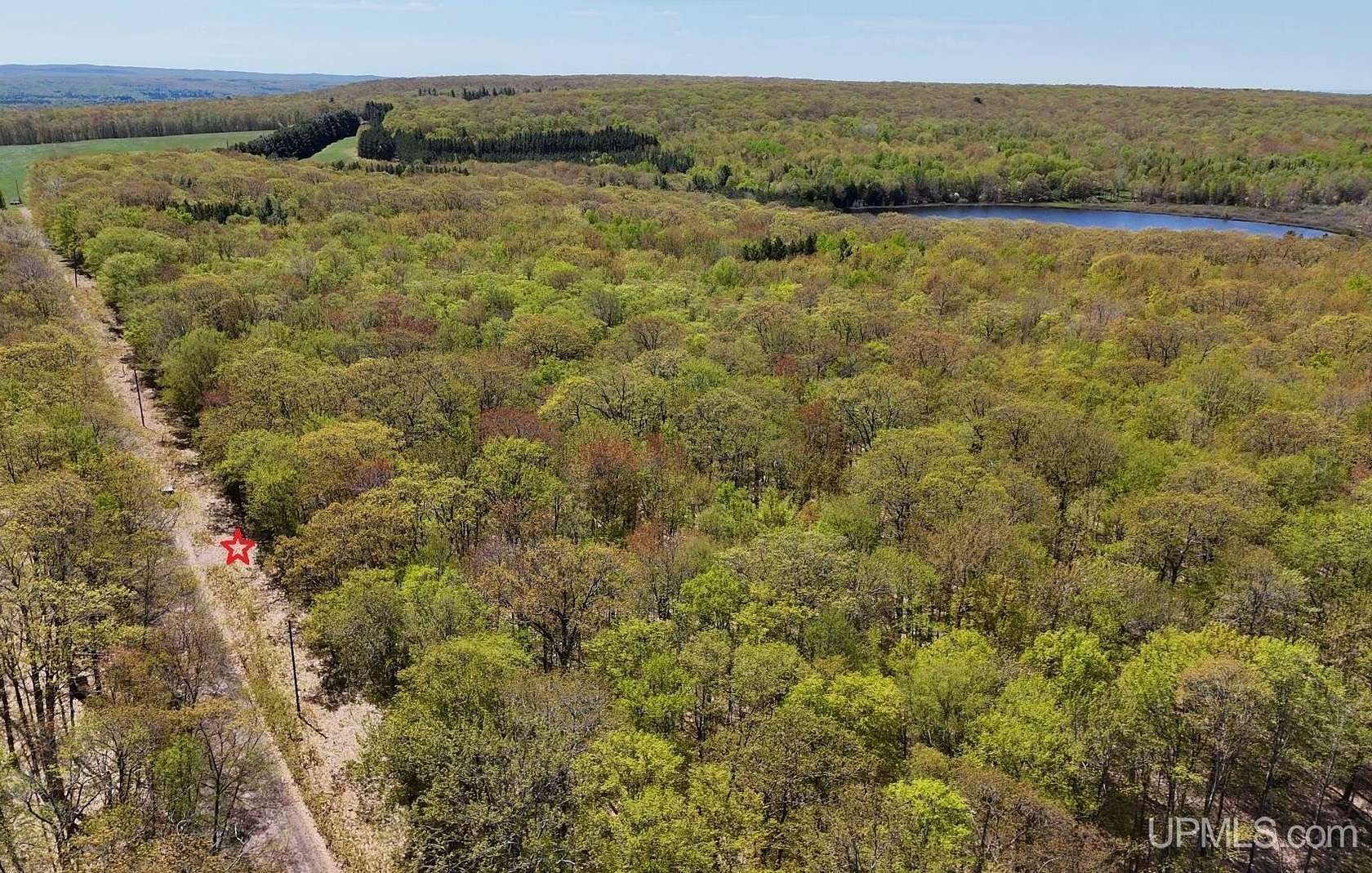 2.52 Acres of Residential Land for Sale in Houghton, Michigan