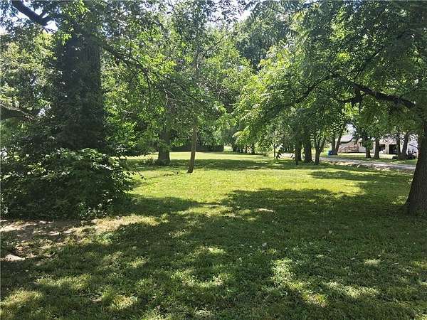 0.9 Acres of Residential Land for Sale in La Harpe, Kansas