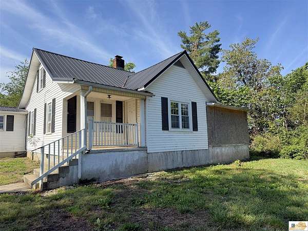 2 Acres of Land with Home for Sale in Glasgow, Kentucky