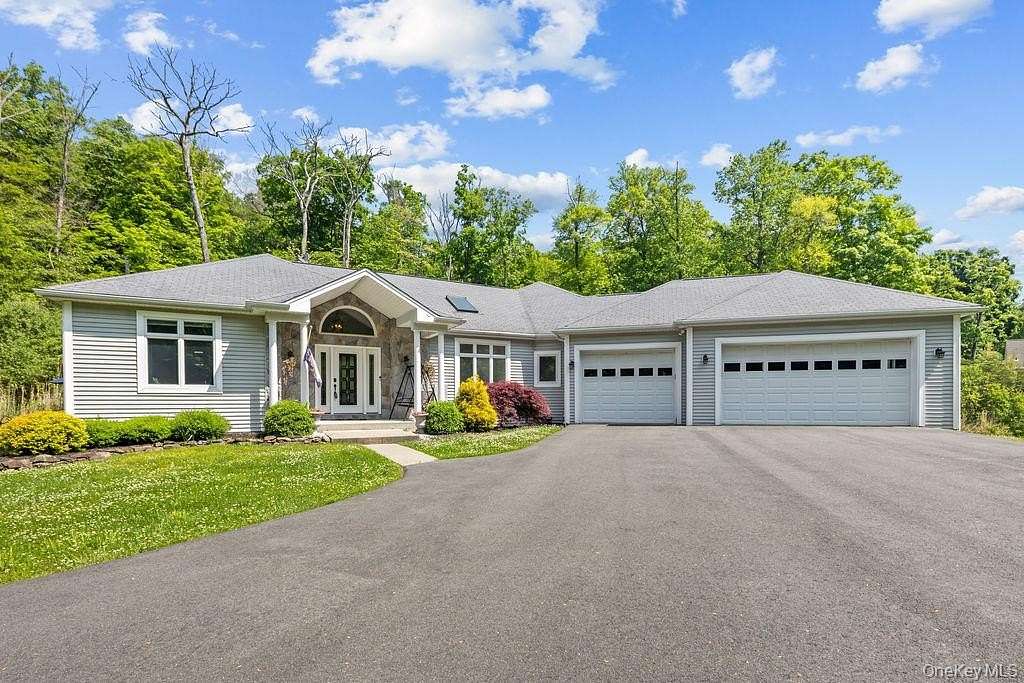 1.69 Acres of Land with Home for Sale in Tomkins Cove, New York