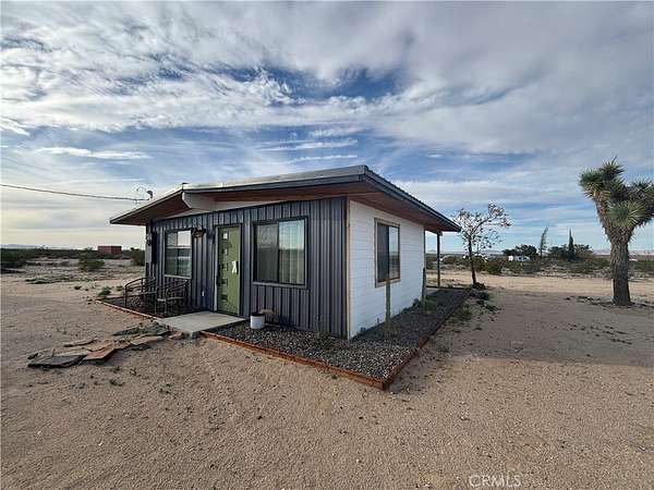 2.5 Acres of Land with Home for Auction in Joshua Tree, California