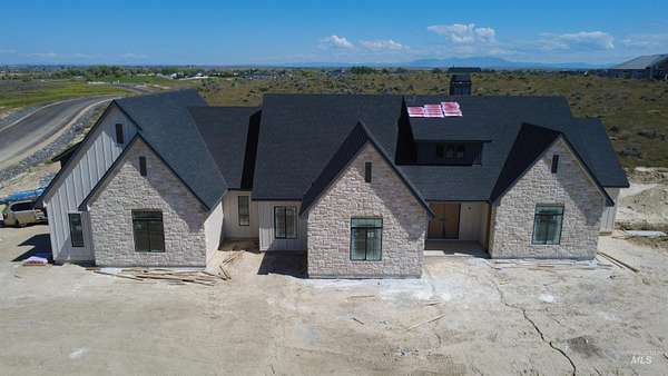 1.5 Acres of Land with Home for Sale in Caldwell, Idaho