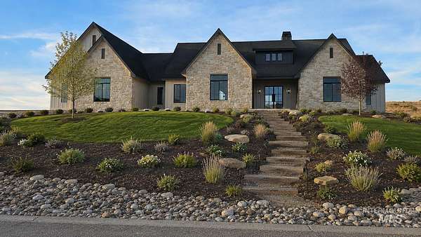 1.5 Acres of Land with Home for Sale in Caldwell, Idaho