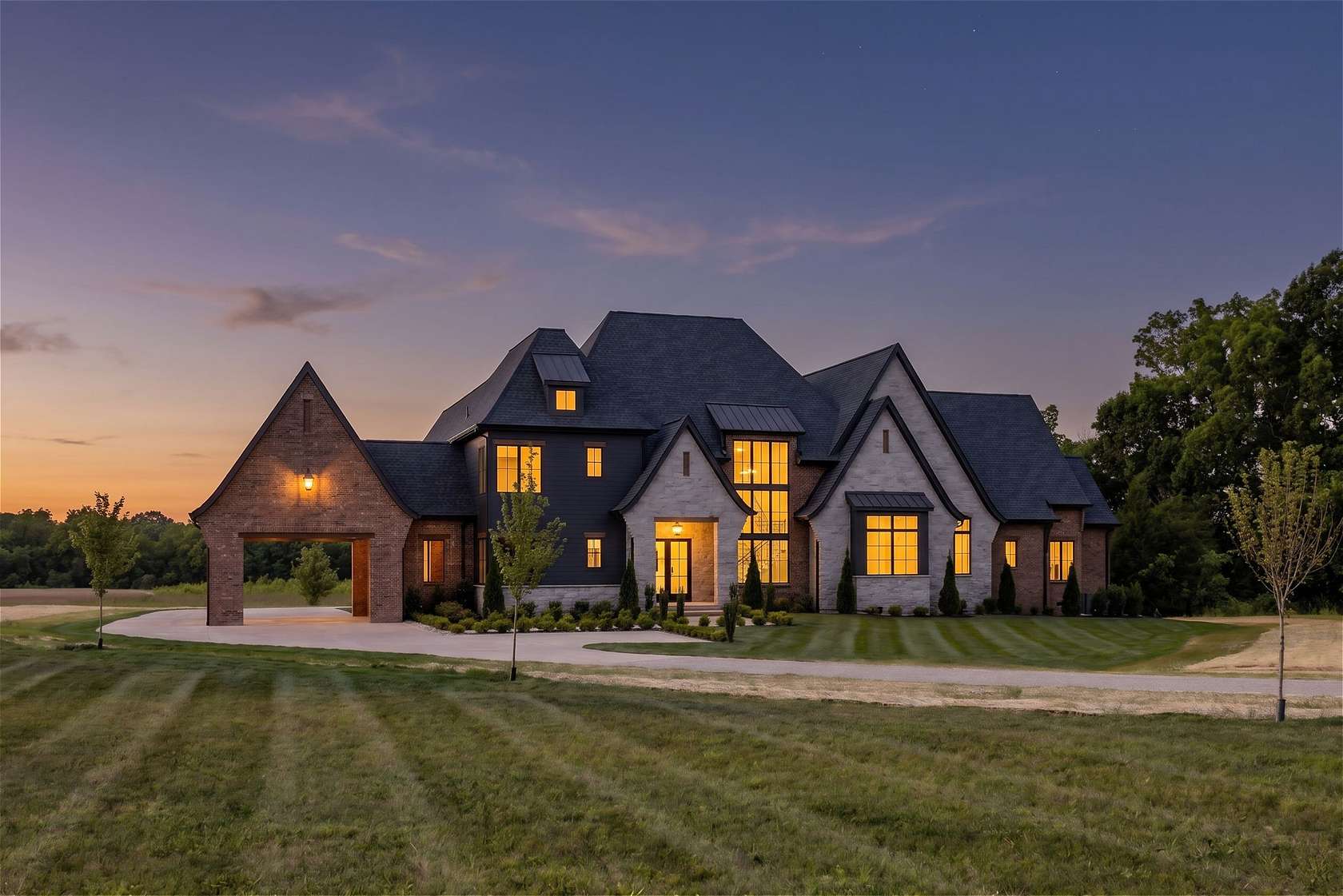 8.64 Acres of Land with Home for Sale in Franklin, Tennessee