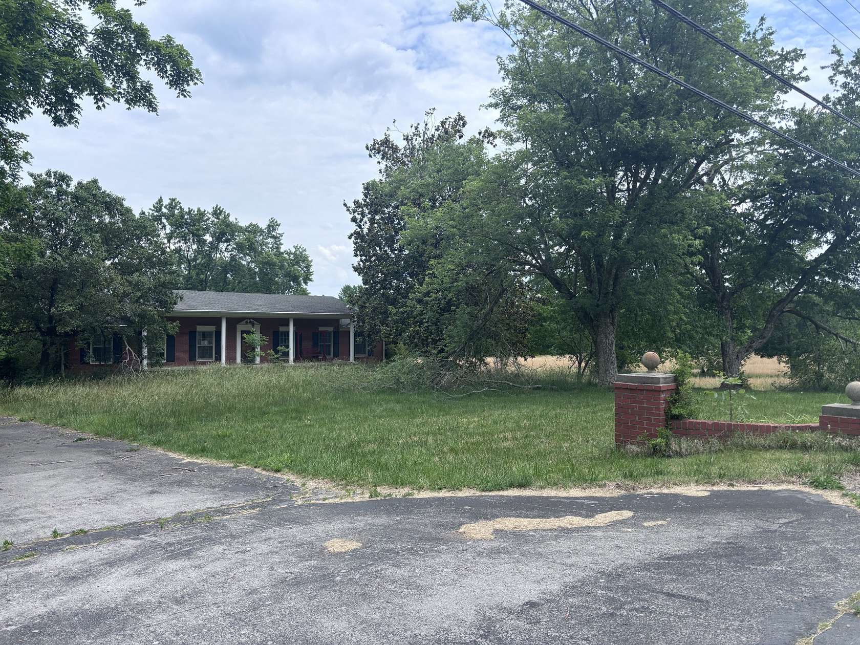 14.5 Acres of Land with Home for Sale in Westmoreland, Tennessee
