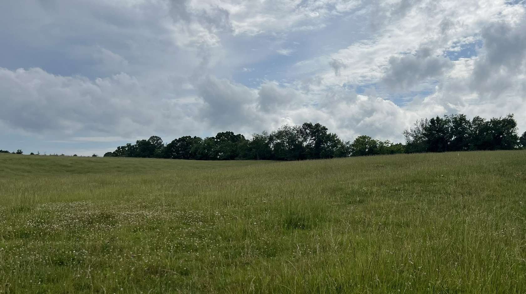 5 Acres of Land for Sale in Westmoreland, Tennessee