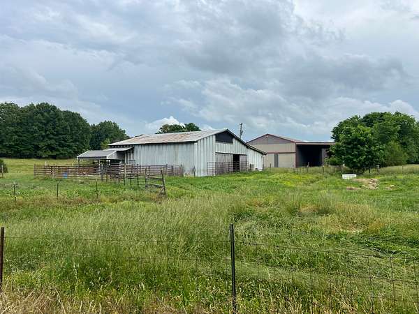 15.1 Acres of Agricultural Land for Sale in Westmoreland, Tennessee