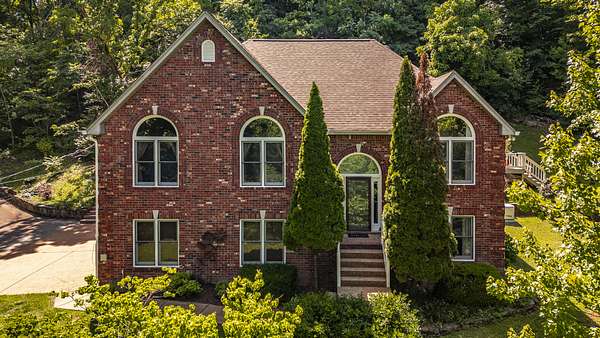 7 Acres of Land with Home for Sale in Goodlettsville, Tennessee