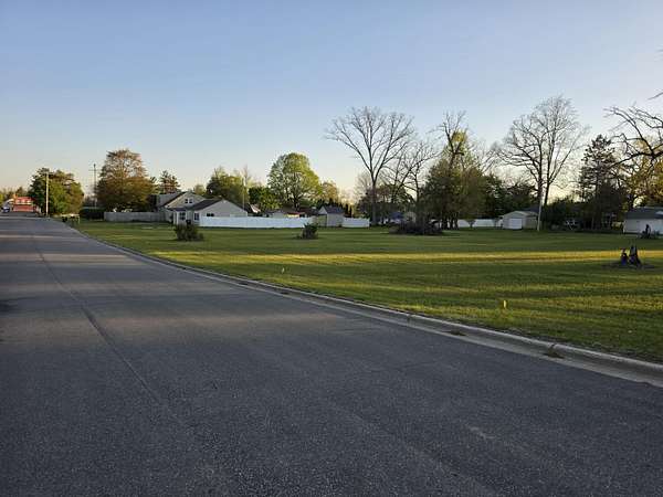 1 Acre of Residential Land for Sale in White Cloud, Michigan