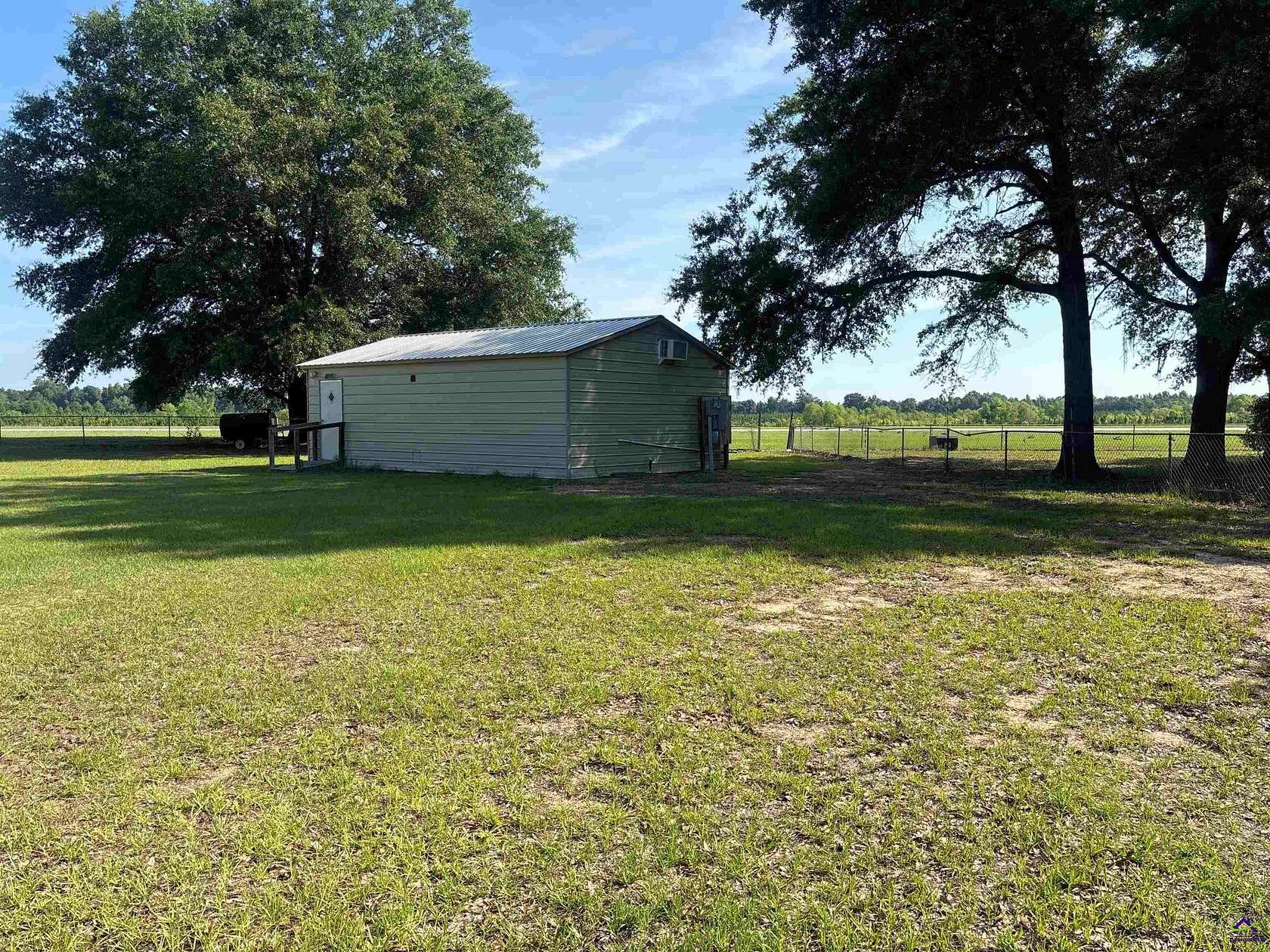 0.7 Acres of Residential Land for Sale in Hawkinsville, Georgia