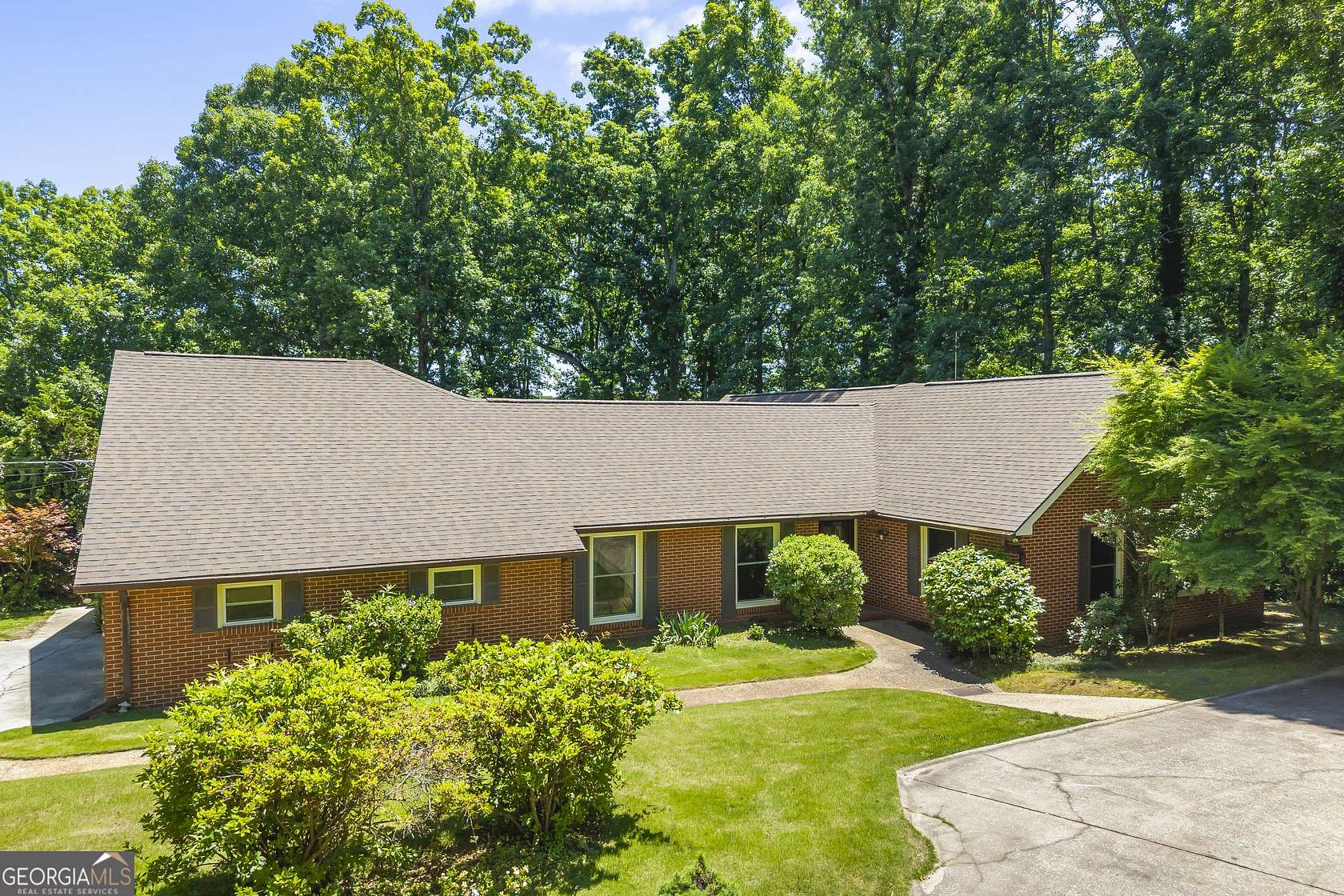 1.53 Acres of Land with Home for Sale in Elberton, Georgia