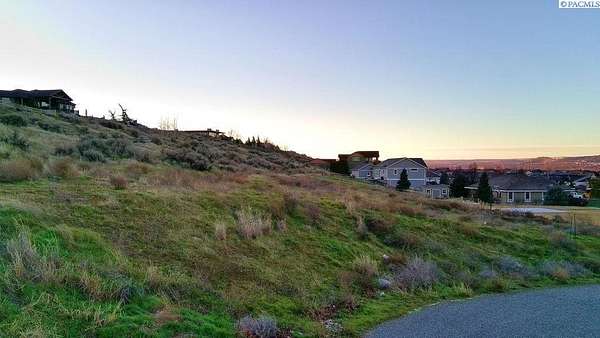 1.3 Acres of Residential Land for Sale in Pasco, Washington