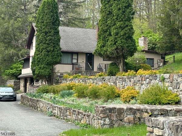 4 Acres of Land with Home for Sale in Hackettstown, New Jersey