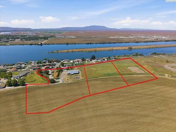 16.4 Acres of Land with Home for Sale in Pasco, Washington