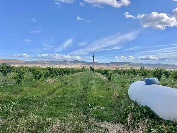 7.88 Acres of Land for Sale in Grandview, Washington