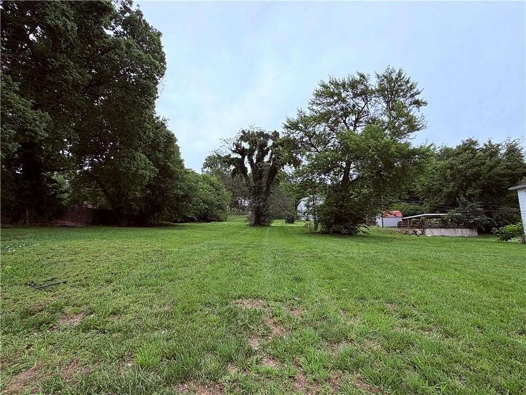 0.42 Acres of Mixed-Use Land for Sale in St. Joseph, Missouri