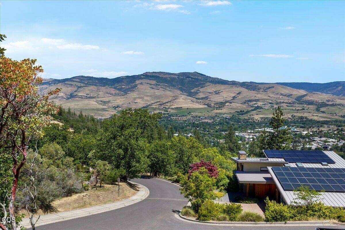 0.28 Acres of Residential Land for Sale in Ashland, Oregon