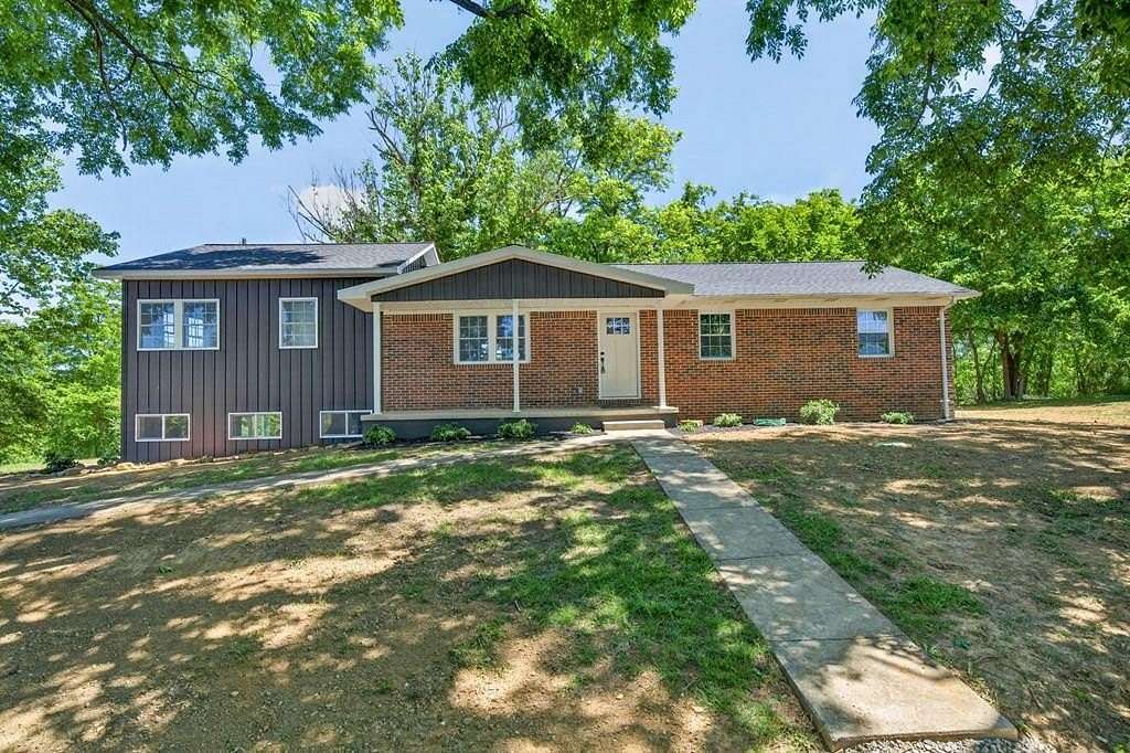 1.5 Acres of Land with Home for Sale in Byrdstown, Tennessee