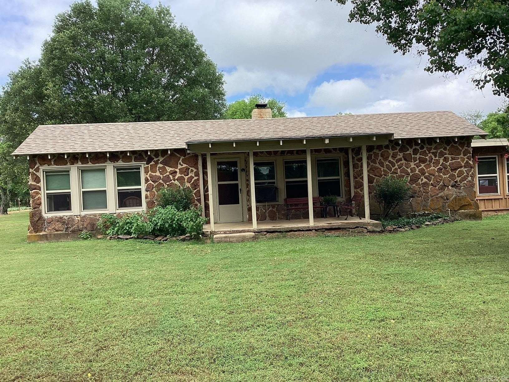 20 Acres of Recreational Land with Home for Sale in Prescott, Arkansas