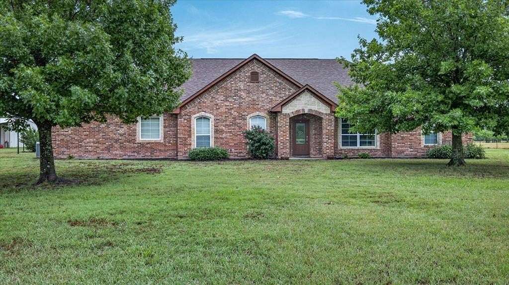 18.5 Acres of Land with Home for Sale in Mabank, Texas