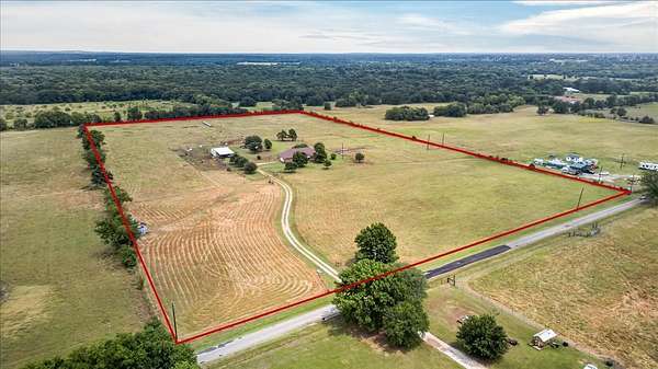 18.6 Acres of Land with Home for Sale in Mabank, Texas