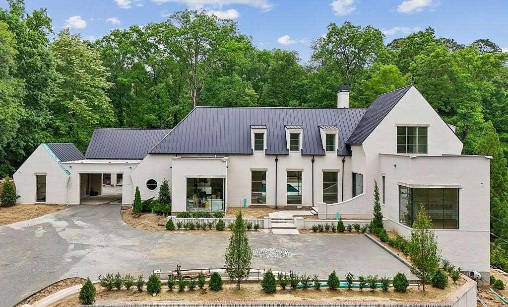 2 Acres of Land with Home for Sale in Atlanta, Georgia