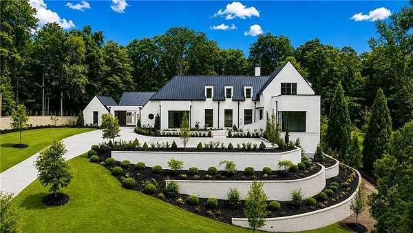 2 Acres of Land with Home for Sale in Atlanta, Georgia