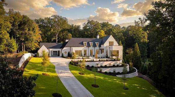 2 Acres of Land with Home for Sale in Atlanta, Georgia