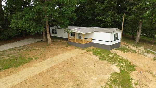 2.24 Acres of Land with Home for Sale in Albany, Kentucky