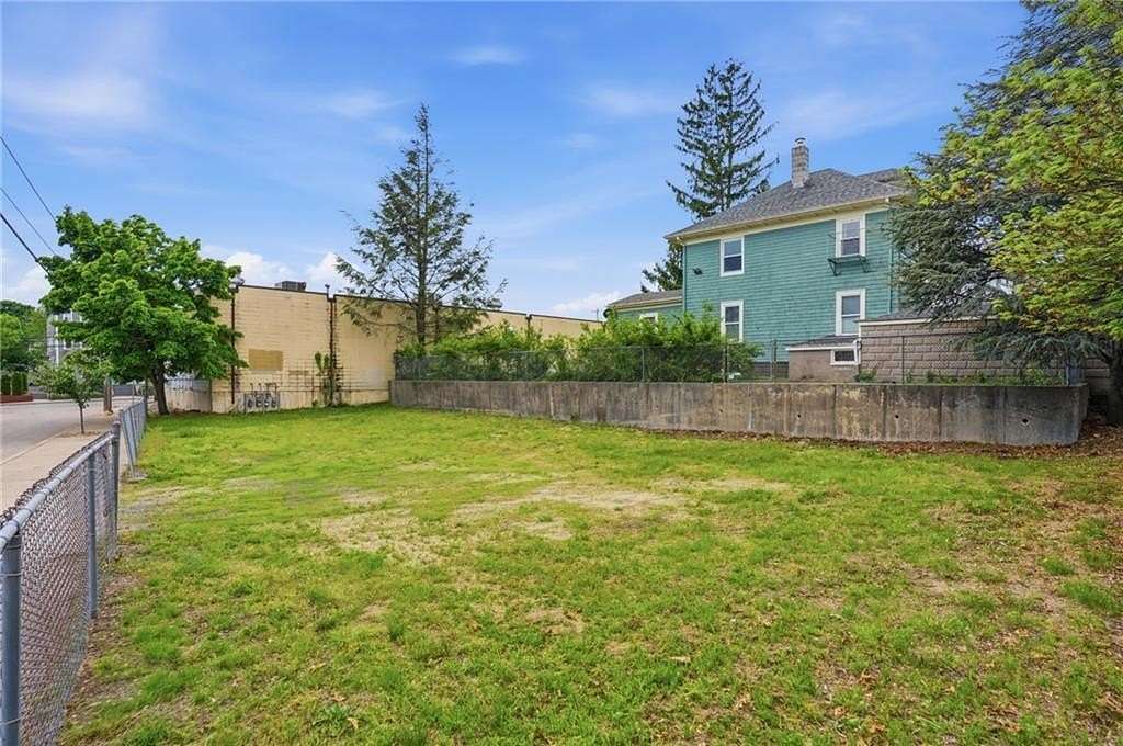 0.11 Acres of Mixed-Use Land for Sale in Pawtucket, Rhode Island