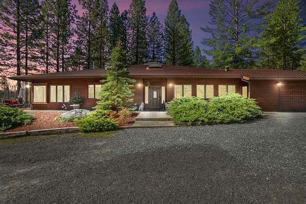 26.4 Acres of Land with Home for Sale in Coulterville, California