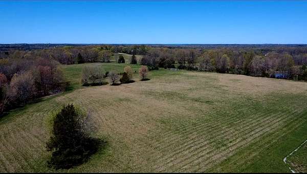 12 Acres of Agricultural Land for Sale in Cottontown, Tennessee
