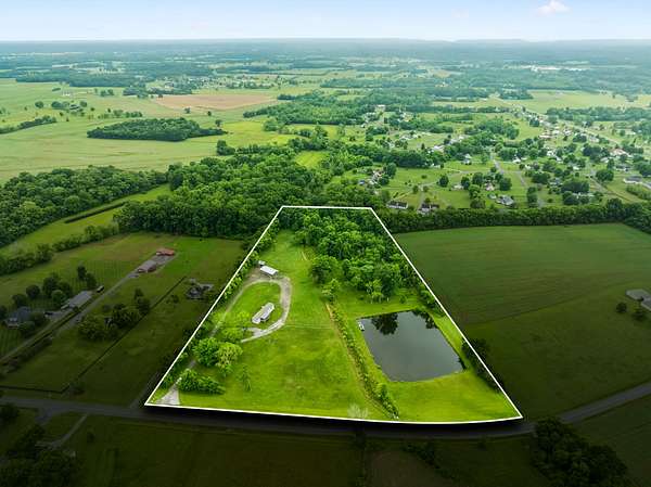 9.5 Acres of Land with Home for Sale in Unionville, Tennessee