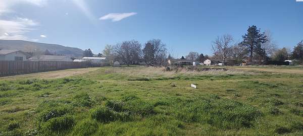 0.32 Acres of Residential Land for Sale in Benton City, Washington