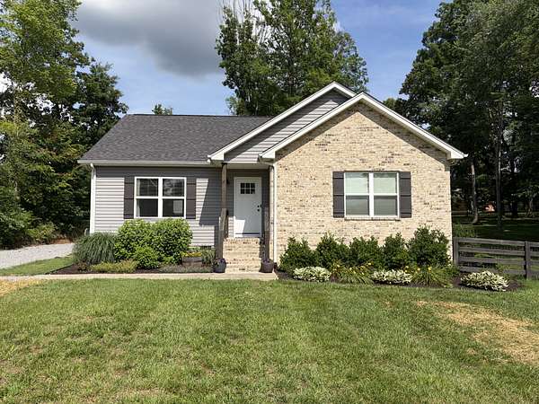 1.6 Acres of Land with Home for Sale in Springfield, Tennessee